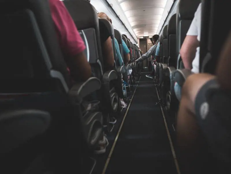 Dalle turbolenze agli incidenti: gli eterni dubbi sull'aereo