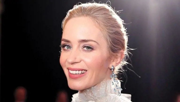 Emily Blunt a sorpresa duetta insieme ai Backstreet Boys