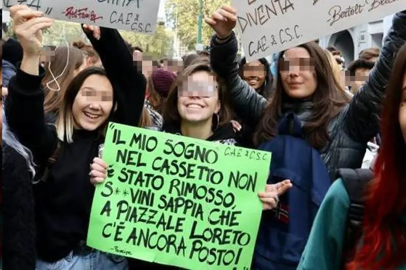 Nuove minacce a Salvini: "Il sogno nel cassetto? Salvini a piazzale Loreto"