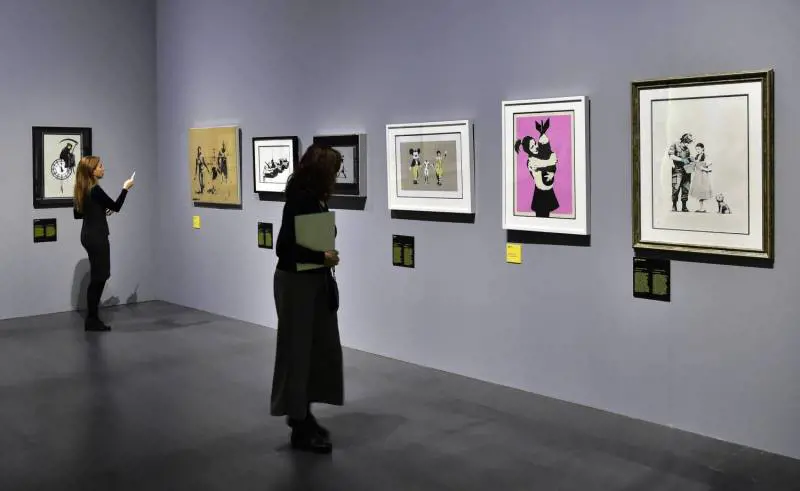 Milano, tenta furto di un’opera di Bansky al MuDeC: denunciato romeno