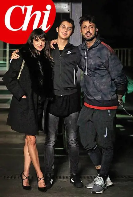Corona porta il figlio a conoscere Asia Argento