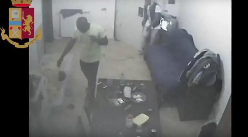 Benevento, droga nel centro d’accoglienza, arrestato nigeriano 