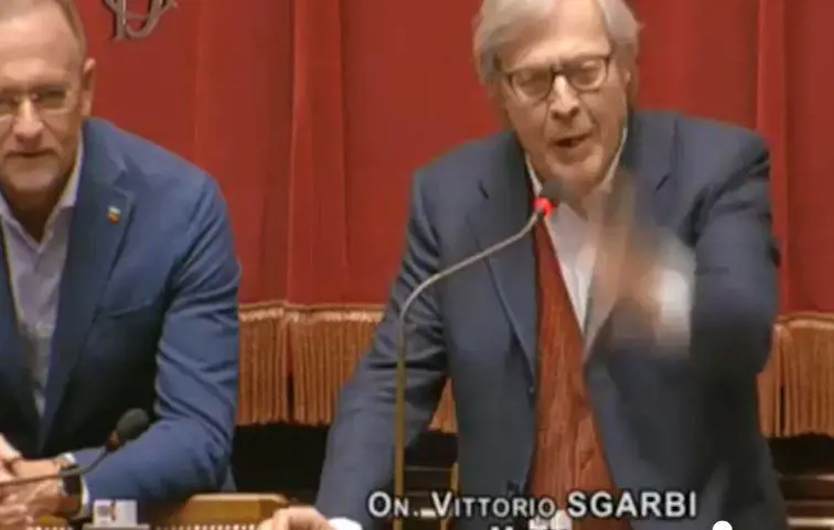 Anticorruzione, Sgarbi interviene in Aula: "È una legge del c..."