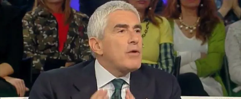 La profezia di Casini. "Rischia i forconi"
