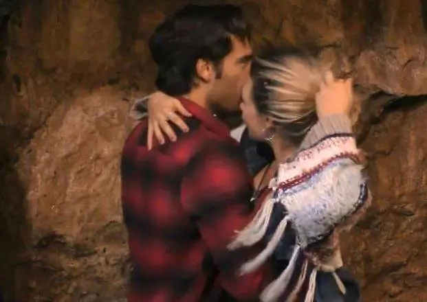 Gf Vip, Stefano e Benedetta si appartano. Ma vengono interrotti dalle urla fuori dalla Casa