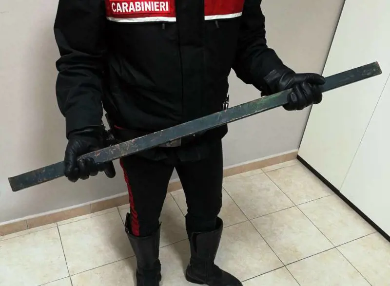 Padre e figlio tentano il colpo in un'abitazione, arrestati