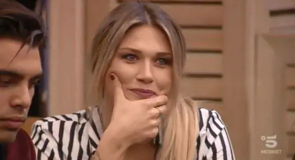 Gf Vip, volano stracci tra Benedetta e Eleonora: "Tra me e te non so chi sia stata più avvinghiata a Stefano"