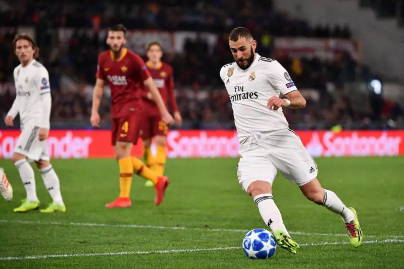 La Roma perde ancora ma vola agli ottavi. Il Real si impone 2-0