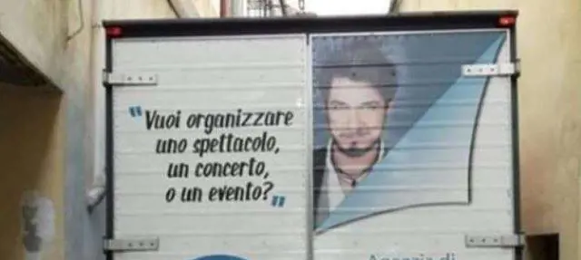 Rubato il furgone di Ruffini. Lo sfogo dell'attore su Facebook