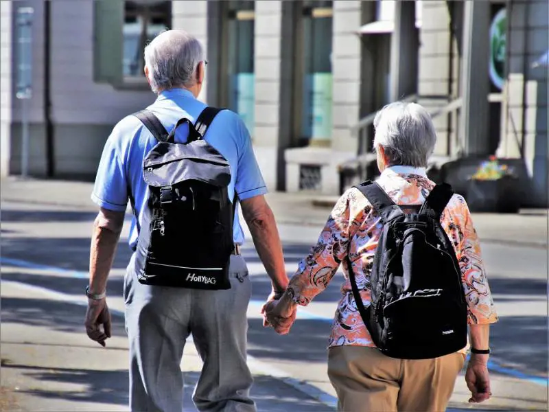 Giovani fino a 75 anni, ma niente "ragazzate"