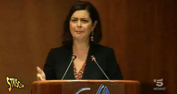 Boldrini sul caso Meloni-Toscani: "Perché lei non difende avversari?"
