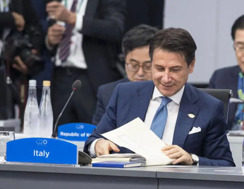 Conte: "Non rinunciamo a riforme, negoziamo su tutto il resto"