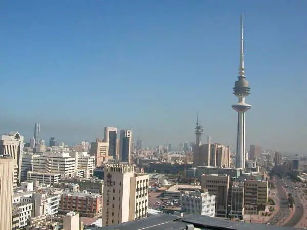 Kuwait, ritirati i passaporti a due dipendenti di una ditta italiana