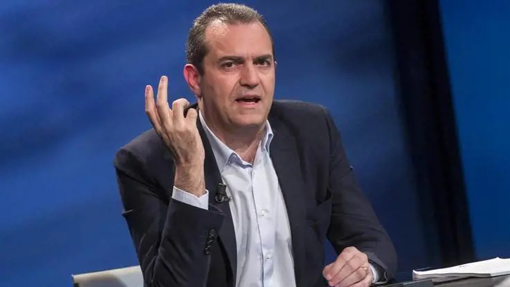 De Magistris all'attacco: "Salvini? Parole ignobili"
