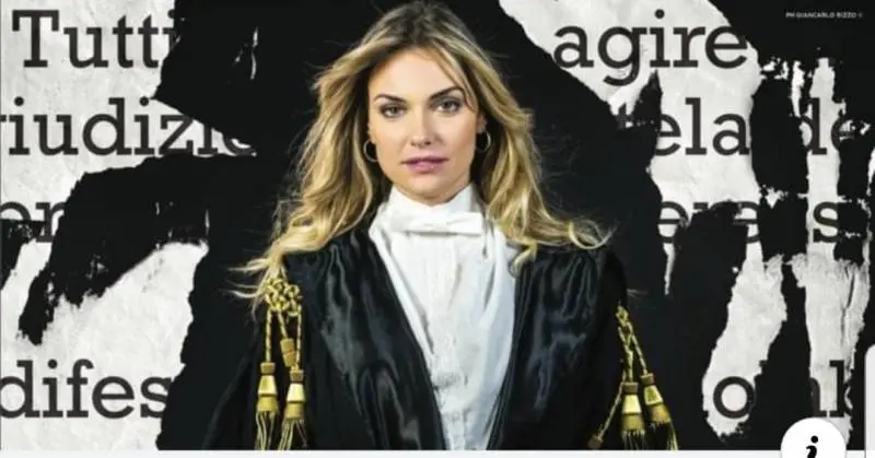 Avvocatesse in toga per calendario benefico, ma sui social è bufera