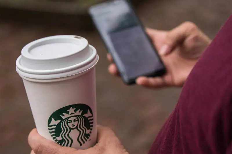 Chanel 4 premia Starbucks per lo spot pro trans: 1 milione di sterline