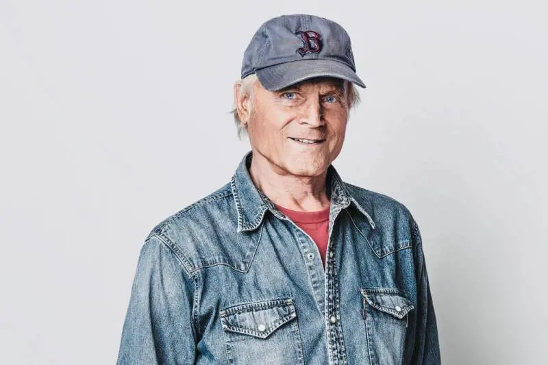 Terence Hill, l'addio a Don Matteo, l'amicizia con Bud Spencer e la scomparsa del figlio: cosa fa e dove vive oggi