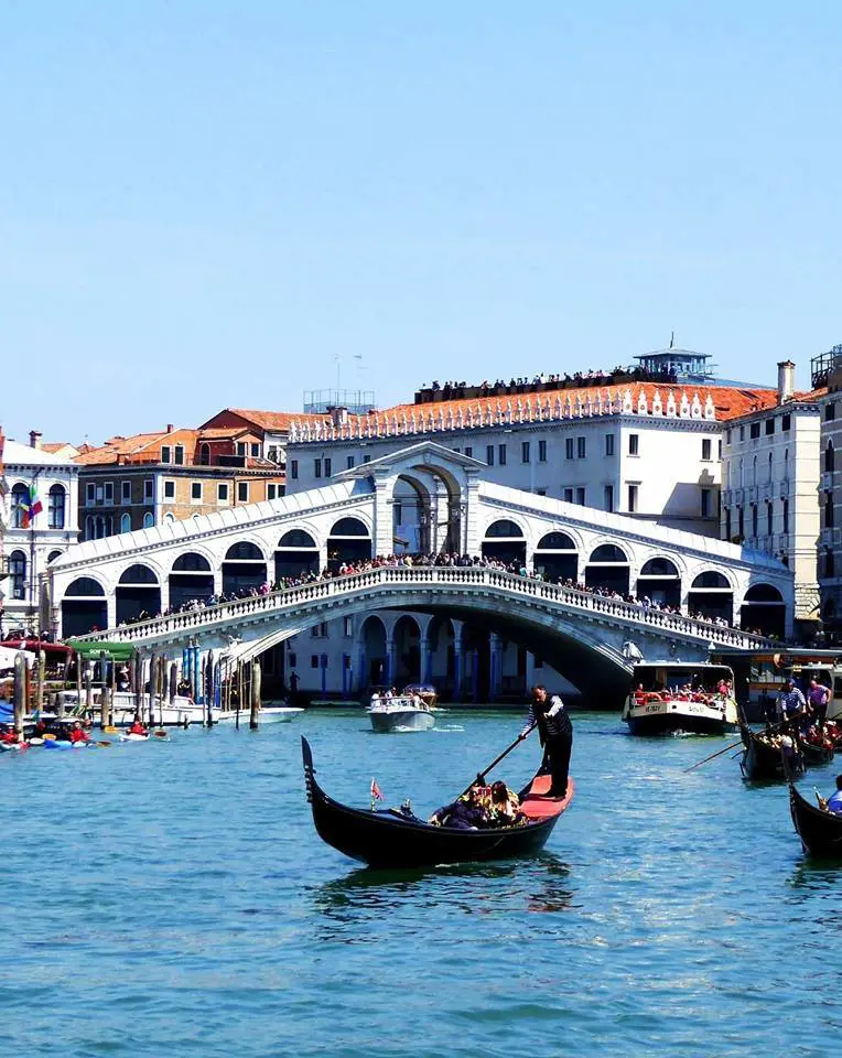 Troppi incidenti nella laguna di Venezia: test anti droga e alcol per tutti i gondolieri
