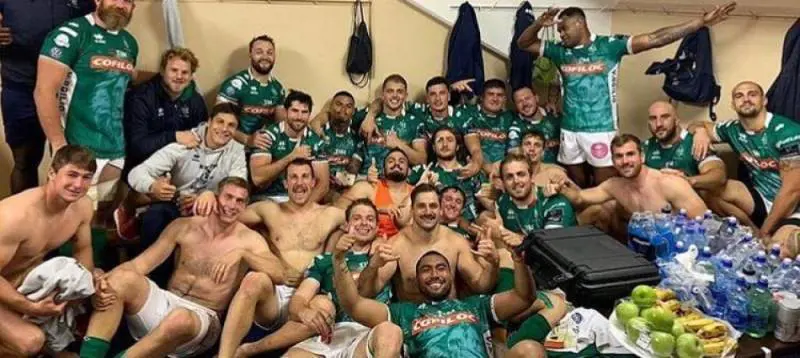 Benetton Rugby, tutta la squadra si rasa i capelli in sostegno a Nasi Manu