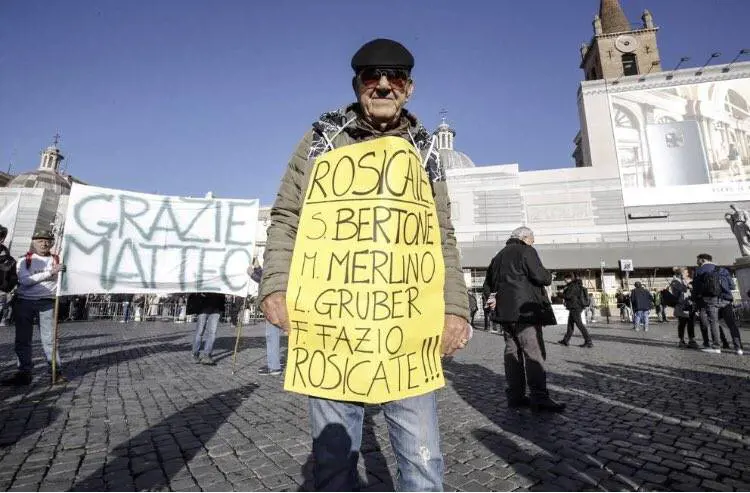 "Rosicate". E Myrta Merlino manda "un grande bacio" al contestatore