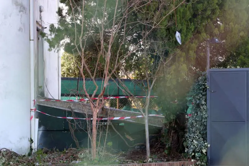 "Lo spray spruzzato nel locale ​dopo il furto di una catenina"