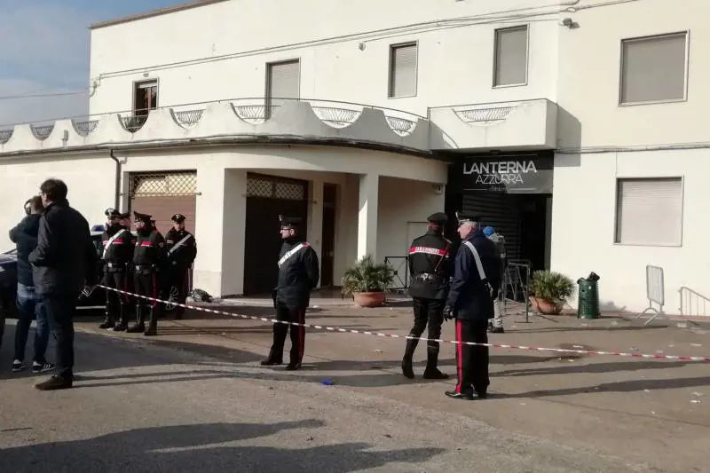 È caos sui numeri nel locale. I carabinieri: "680 biglietti"