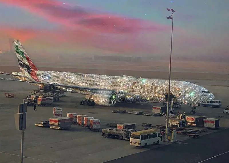 Emirates presenta aereo ricoperto di diamanti, ma in realtà non esiste