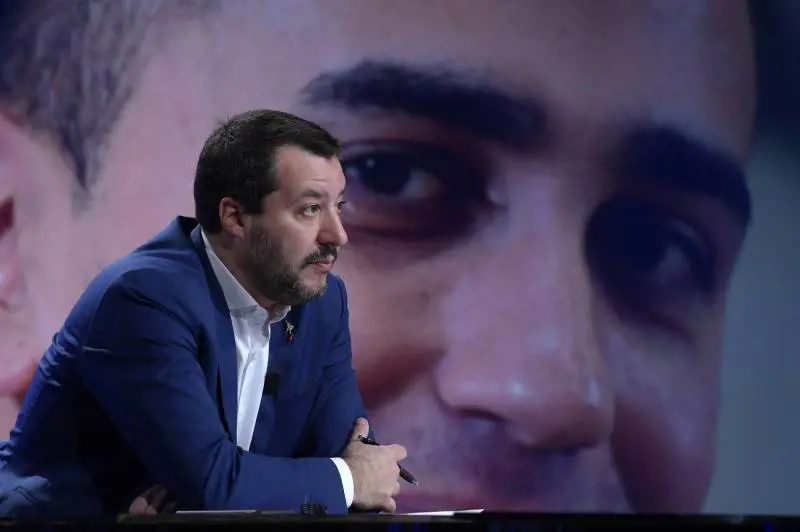 Salvini: "In galera gli infami che esultano in rete"