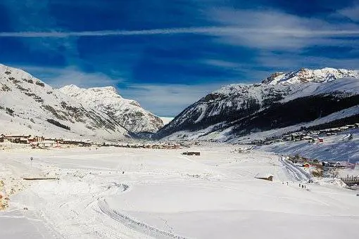 Valanga a Livigno: giovane si salva grazie allo zaino galleggiante