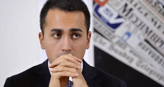 Pomigliano, operai minacciano di darsi fuoco davanti a casa Di Maio