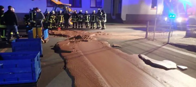 "Willy Wonka sei tu?" In Germania la strada diventa di cioccolato