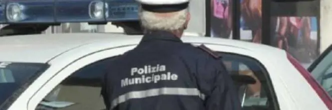Torino, vigili presi a bottigliate da alcuni pusher nordafricani