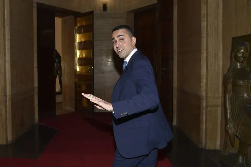 Migranti, ora Di Maio insiste: "Diamo una lezione all'Europa"