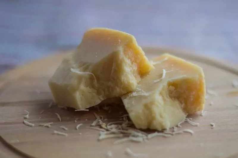 Grana e Parmigiano, strategie in direzione opposta e contraria