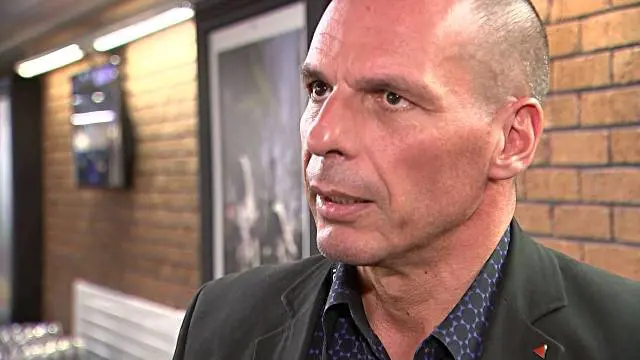 Varoufakis, attacco choc "Salvini? È come Hitler" Il Vicepremier: "Cazzata"