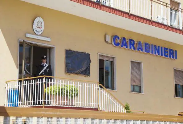 Brescia, moldavo fermato devasta sala in caserma: per lui espulsione