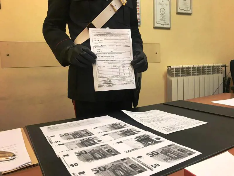 Finto avvocato promette cittadinanza italiana a due straniere