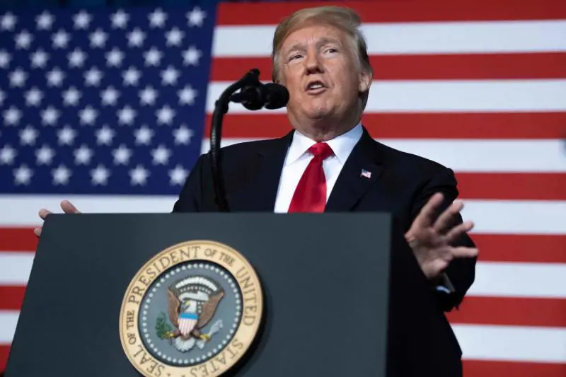 Ora Trump minaccia i dem: "Senza il muro, chiuderò confine anti migranti"