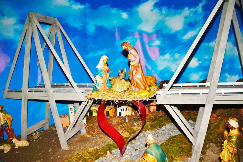 Imperia dedica un presepe alla "rinascita" del Ponte Morandi