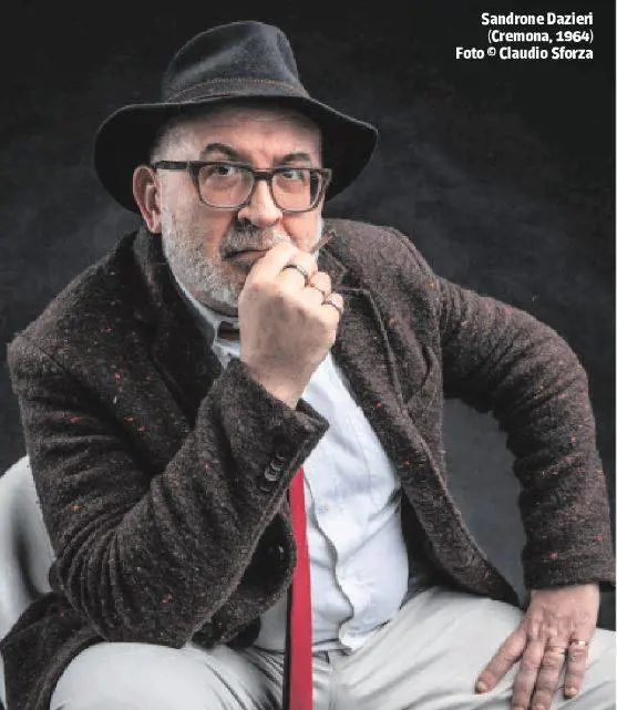 "Non sono complottista ma è sempre meglio non credere a niente"