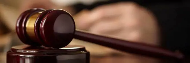 "È soggetto pericoloso". Ma l'accattone rumeno non può essere espulso