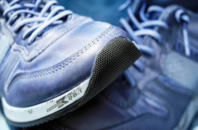 Scarpe false sequestrate a Roma: 75mila paia provenienti dalla Cina