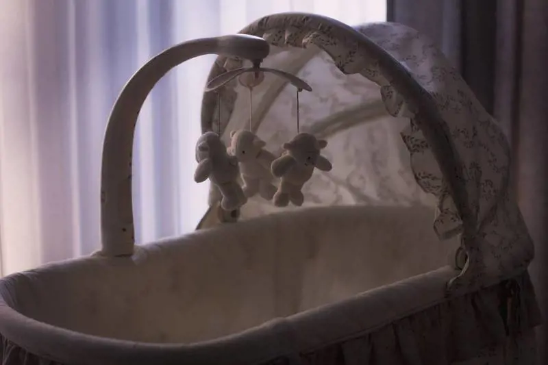 Febbre, tosse e catarro. Bambino di un anno muore nella notte