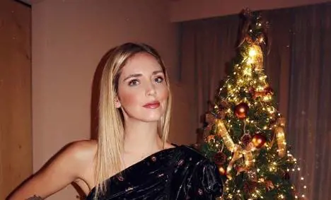 Chiara Ferragni criticata dai fan: "Make up artist in vacanza"