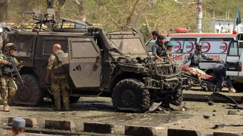 Afghanistan, razzo colpisce la parte posteriore di un blindato italiano. Nessun militare ferito o coinvolto