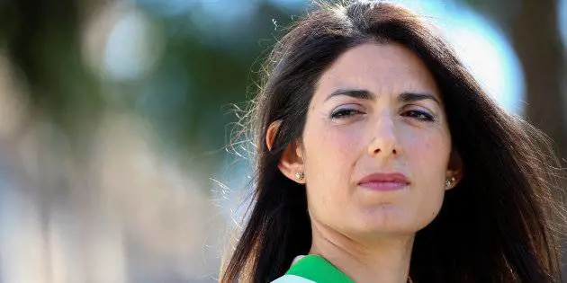 Ora la Raggi scarica De Vito: "Con lui solo rapporti d'Aula"