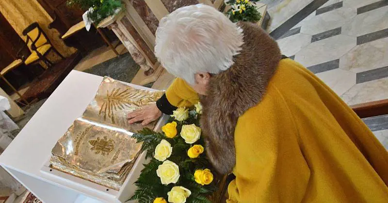 Imperia: oltre 500 fedeli accolgono la reliquia di Papa Giovanni Paolo II