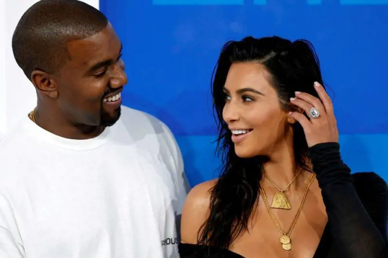 Kim Kardashian, 45 mila dollari alla mamma surrogata del quarto figlio