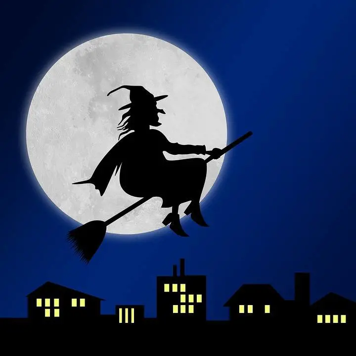 Arriva la Befana. La vecchia signora che porta dolci e carbone