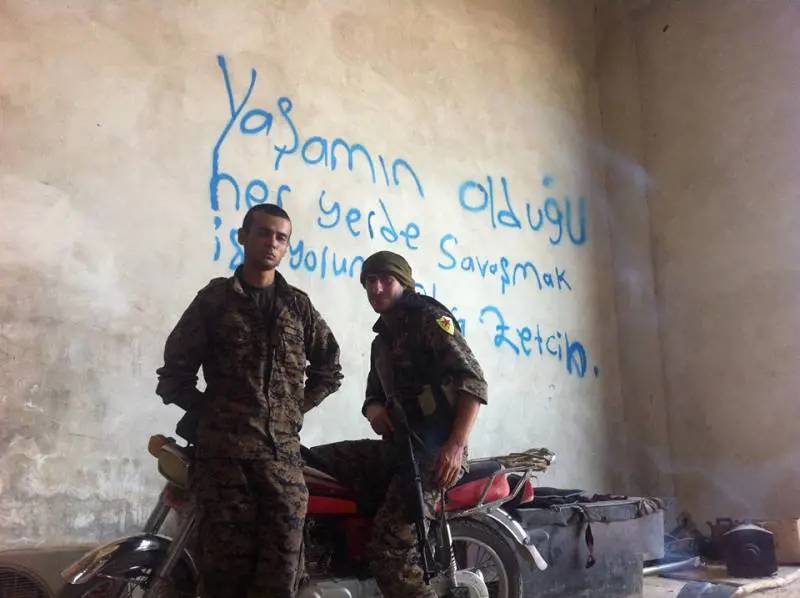 Torino, la Digos controlla i cinque antagonisti che hanno combattuto l'Isis con i curdi